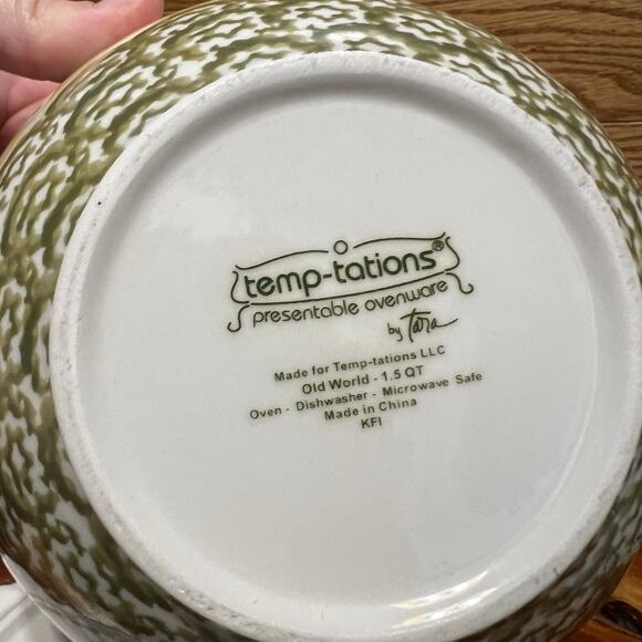 Temp-tations Old World Ceramic Bakeware Nesting Bowls W Lids 1 & 1.5 QT Set - Picture 2 of 9